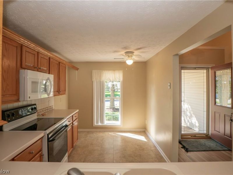 1643 Southpointe Circle NE, Canton, OH 44714 Photo 18