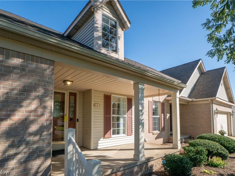 1643 Southpointe Circle NE, Canton, OH 44714 Photo 3