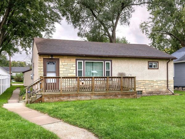 521 S 2nd Street, La Crescent, MN 55947