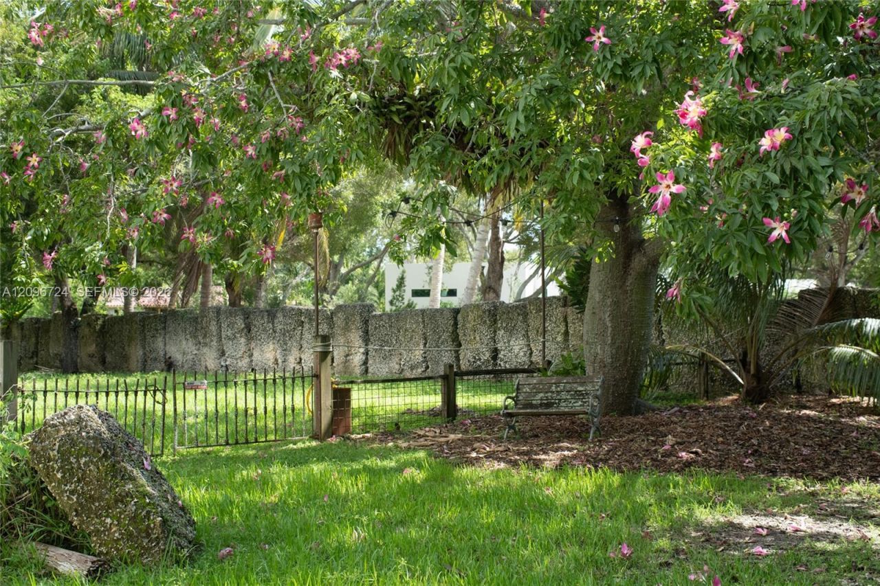 13900 Old Cutler Rd, Palmetto Bay, FL 33158 Photo