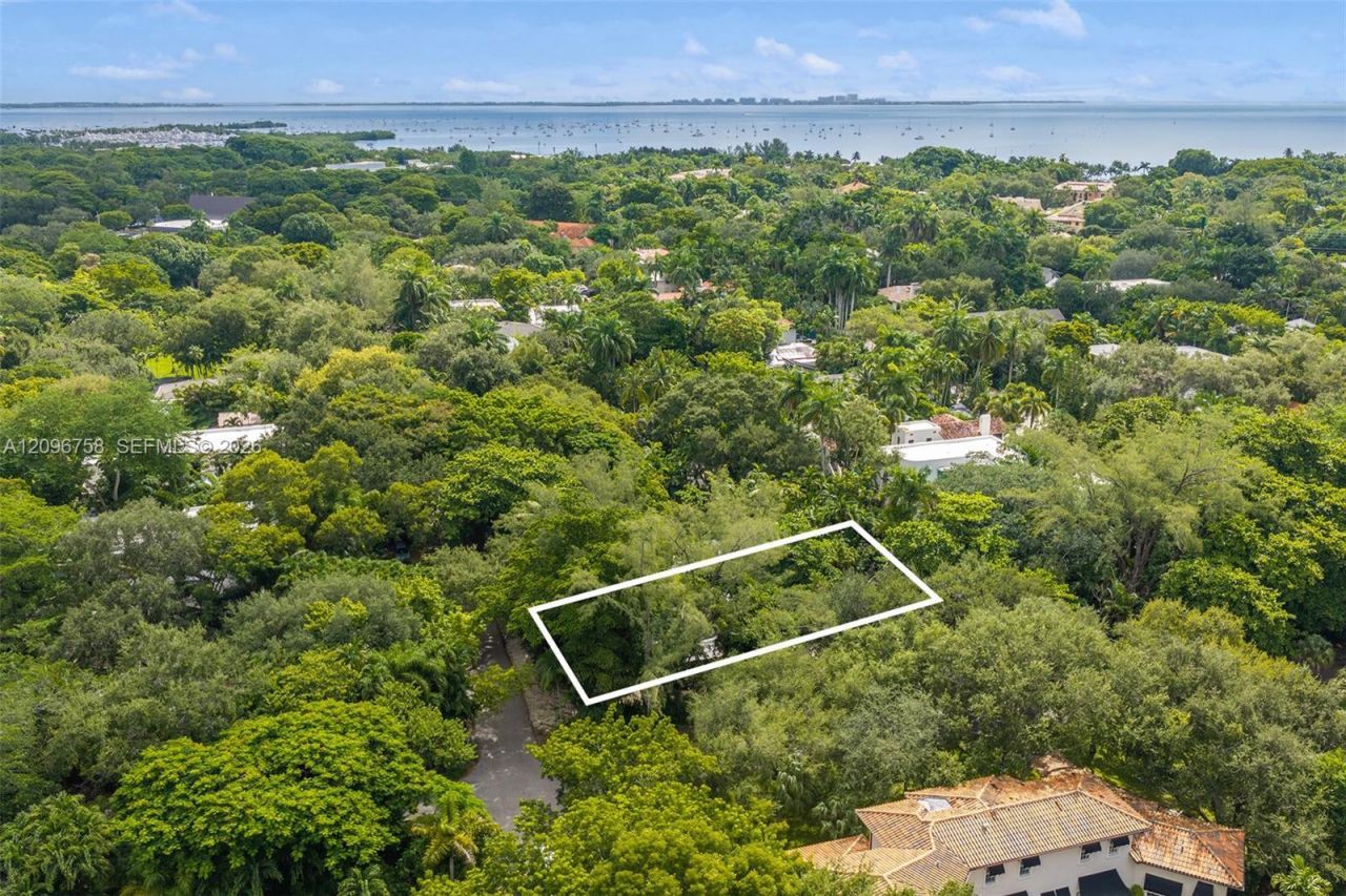 3598 Avocado Ave , Miami, FL 33133 Photo