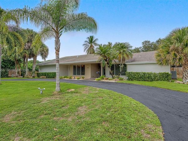 16100 SW 81st Ave, Palmetto Bay, FL 33157