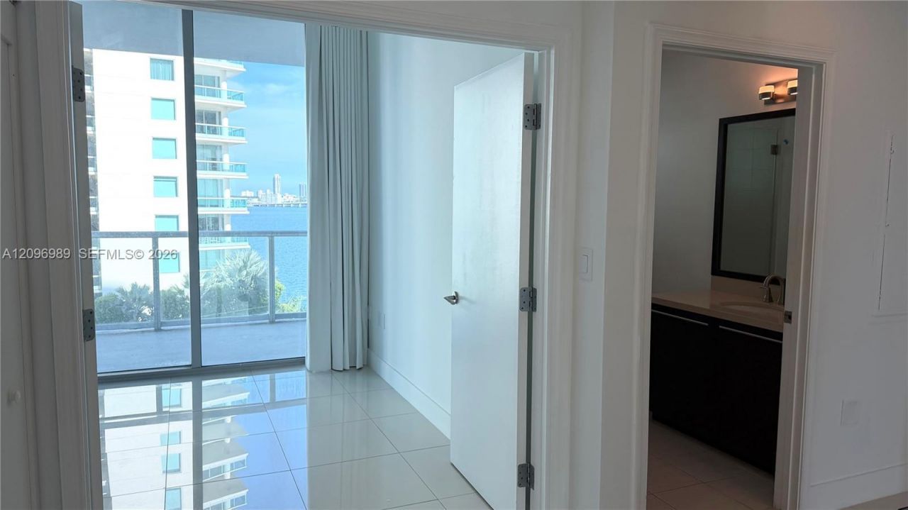 7928 East Dr, Unit 705, North Bay Village, FL 33141 Photo