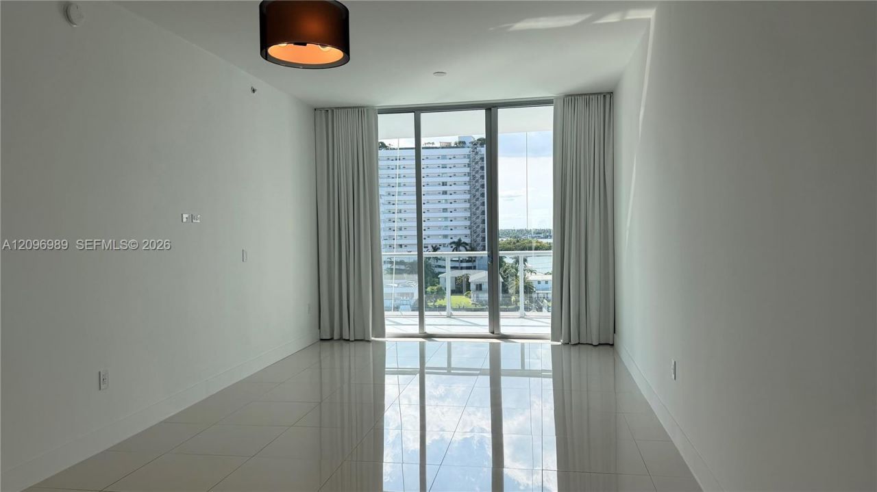 7928 East Dr, Unit 705, North Bay Village, FL 33141 Photo