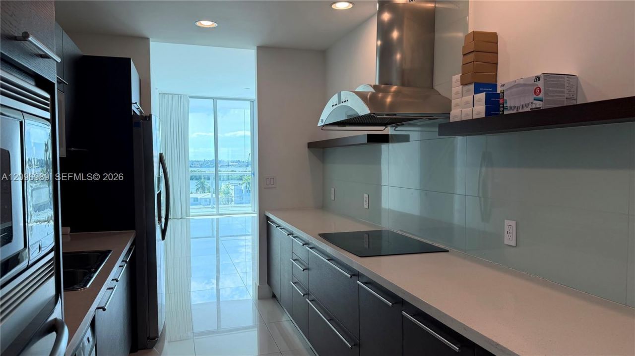 7928 East Dr, Unit 705, North Bay Village, FL 33141 Photo