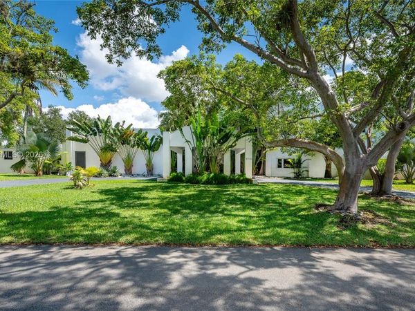 9715 SW 89th Ct , Miami, FL 33176
