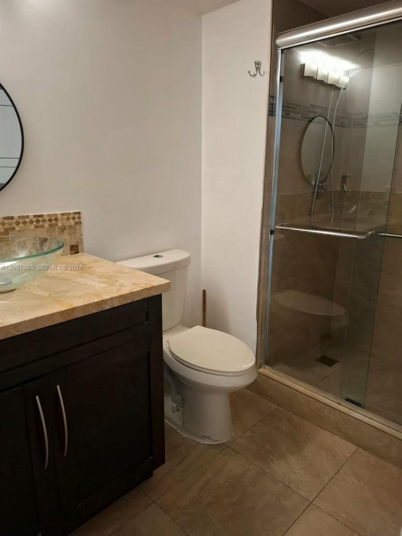 320 Racquet Club Rd, Unit 104, Weston, FL 33326 Photo