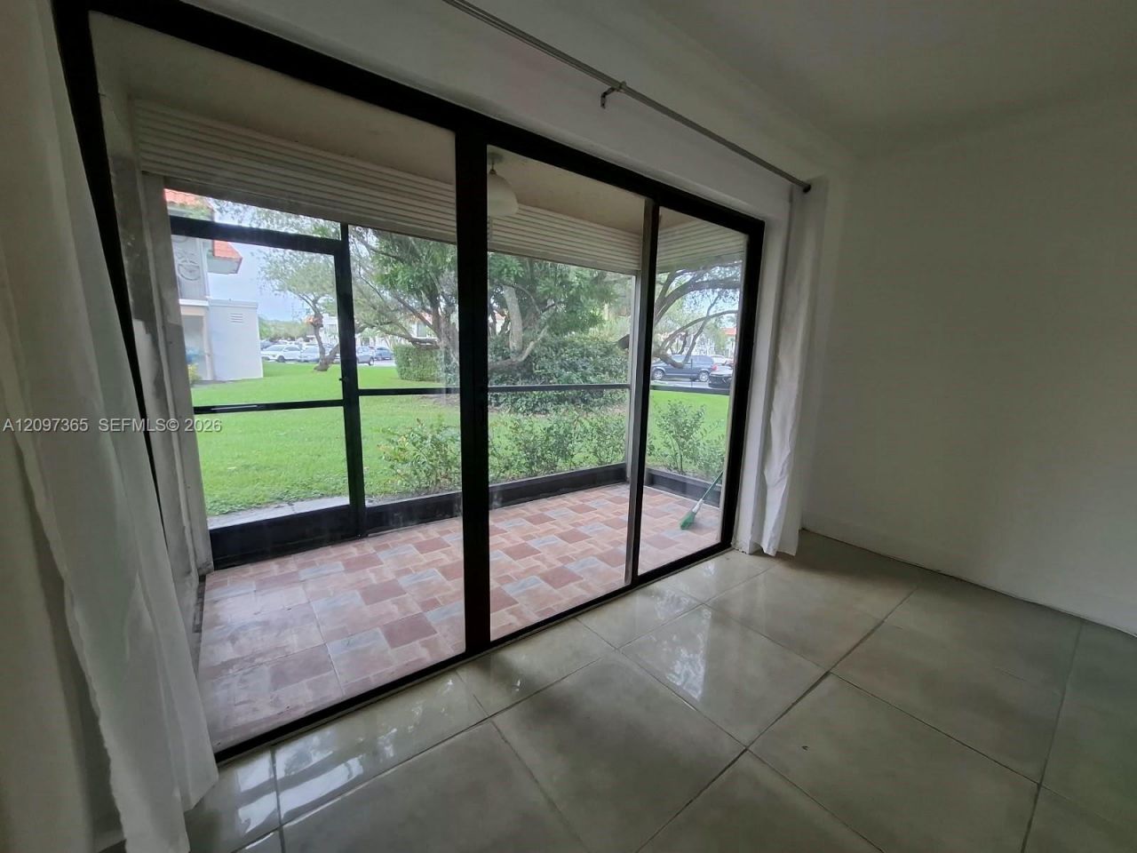 320 Racquet Club Rd, Unit 104, Weston, FL 33326 Photo