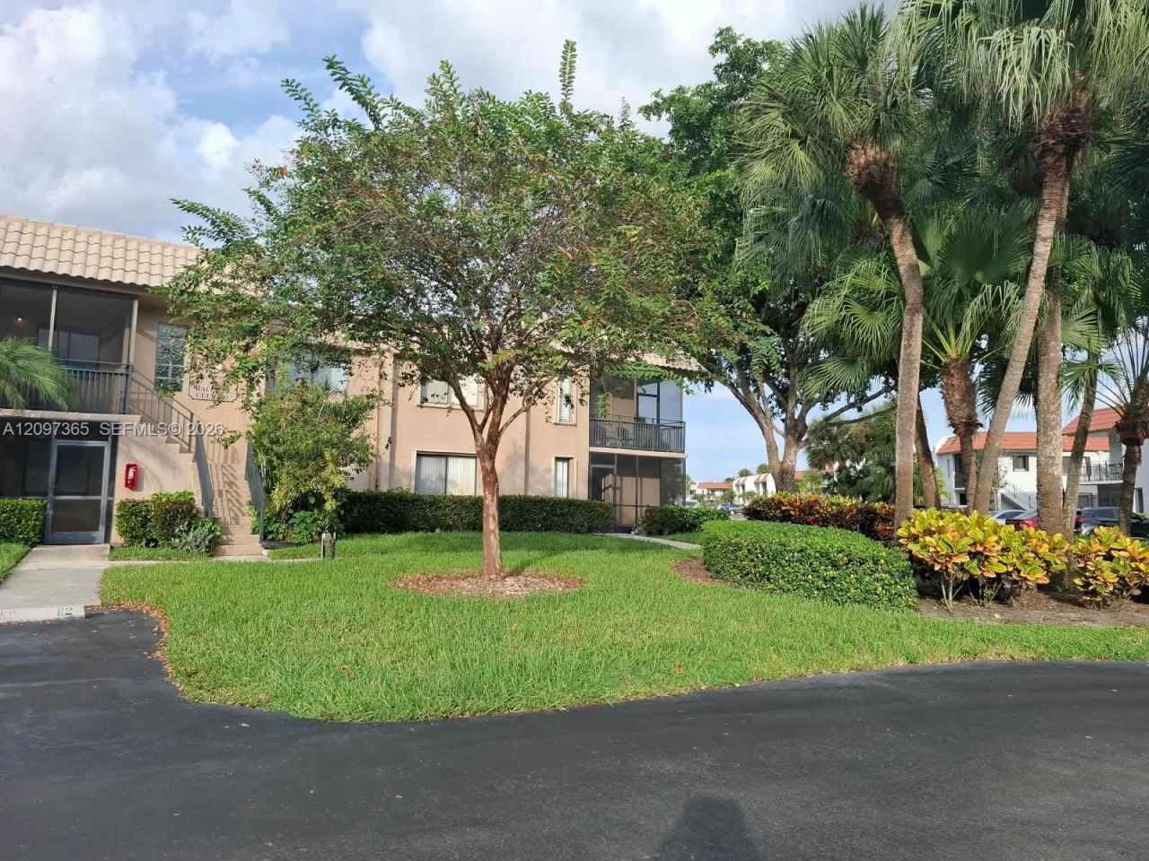 320 Racquet Club Rd, Unit 104, Weston, FL 33326 Photo
