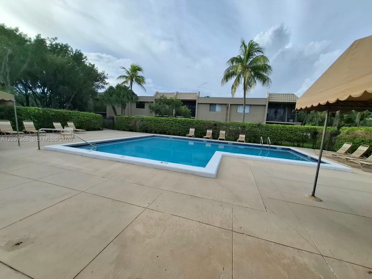 320 Racquet Club Rd, Unit 104, Weston, FL 33326 Photo