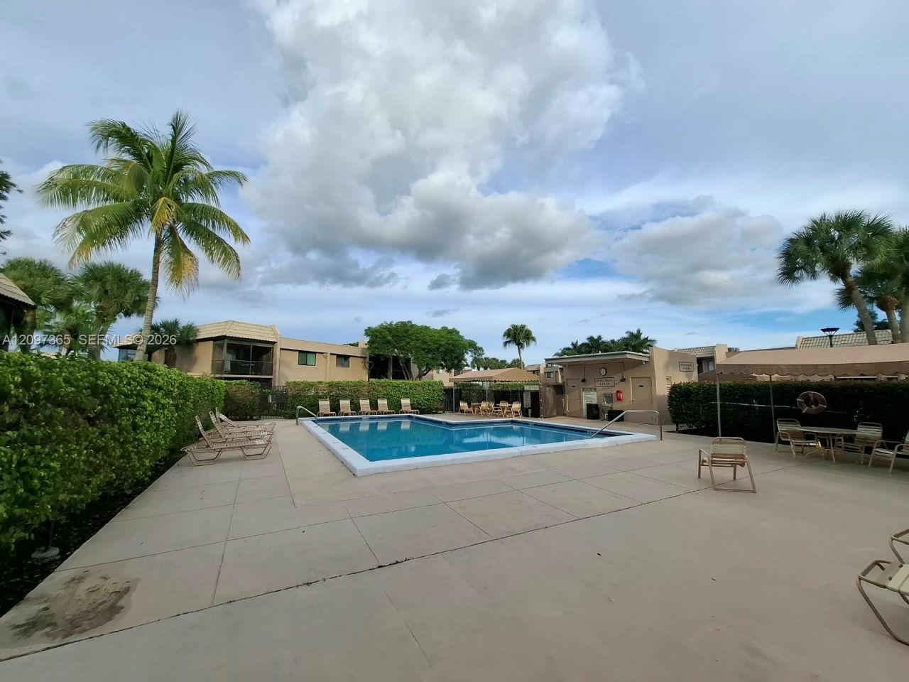 320 Racquet Club Rd, Unit 104, Weston, FL 33326 Photo