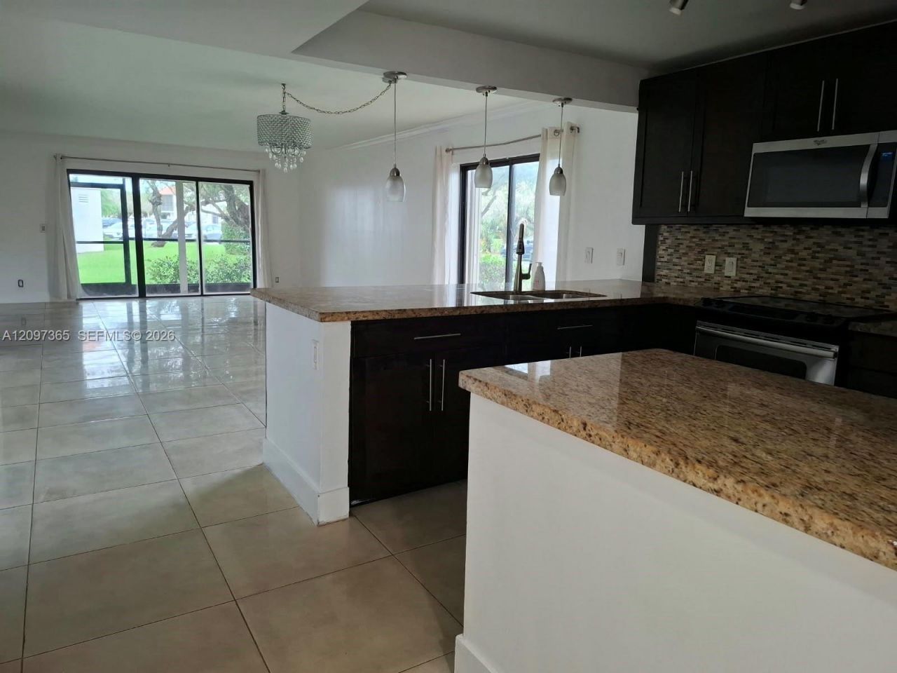 320 Racquet Club Rd, Unit 104, Weston, FL 33326 Photo