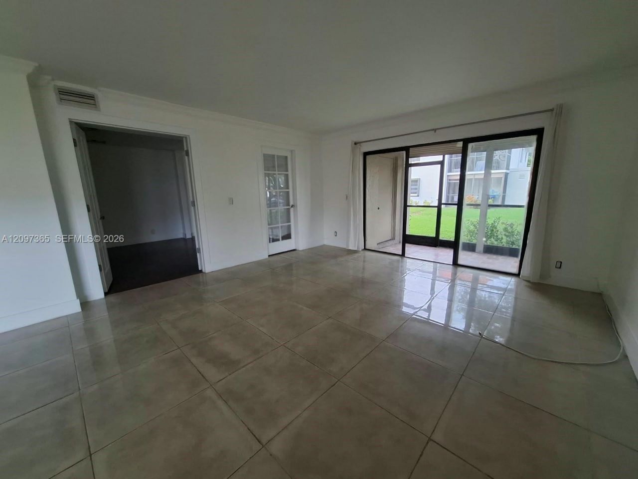 320 Racquet Club Rd, Unit 104, Weston, FL 33326 Photo