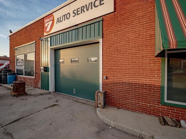 711 Cook Street, Sioux City, IA 51103