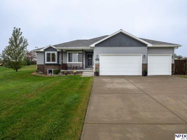 739 Sunset Boulevard, Palmyra, NE 68418