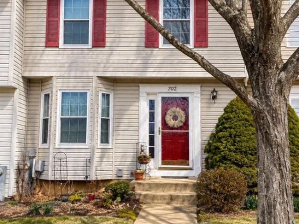 702 MEDINAH CIRCLE, WESTMINSTER, MD 21158