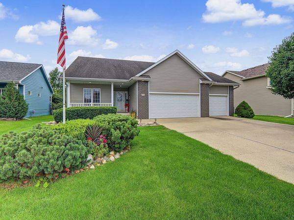 210 21st Street SW, Altoona, IA 50009