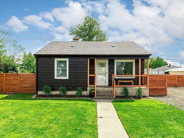 524 E Garland Ave, Spokane, WA 99207