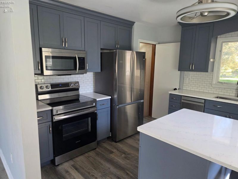 1725 Port Clinton Rd, Fremont, OH 43420 Photo 11