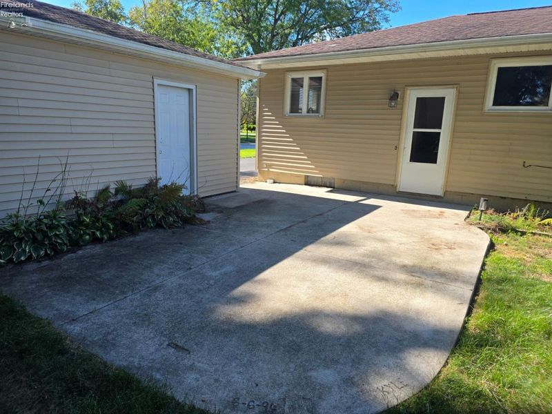 1725 Port Clinton Rd, Fremont, OH 43420 Photo 5