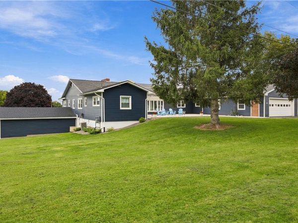 56 White Springs Ln , Geneva, NY 14456