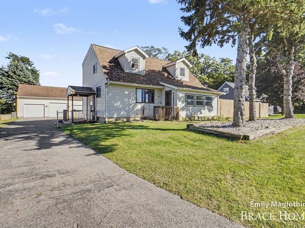 9422 Sparta Avenue NW, Sparta, MI 49345