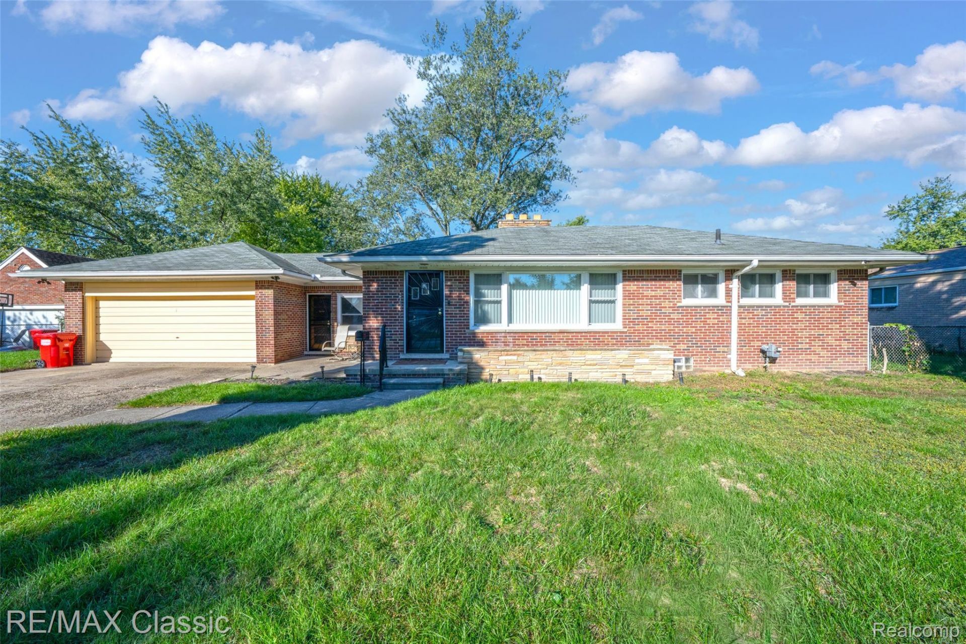 24335 Rosebud Avenue, Eastpointe, Mi 48021 Main Photo