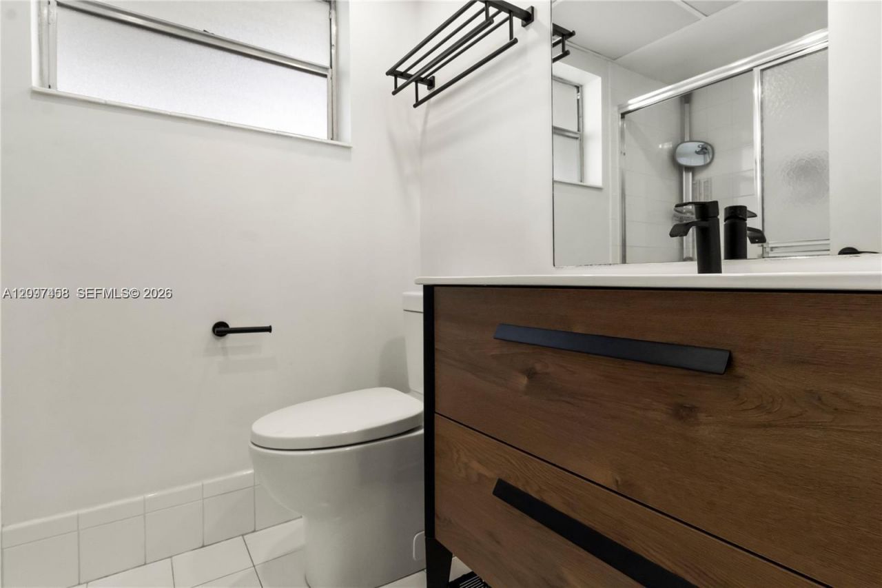 2901 NW 46th Ave , Unit 307, Lauderdale Lakes, FL 33313 Photo