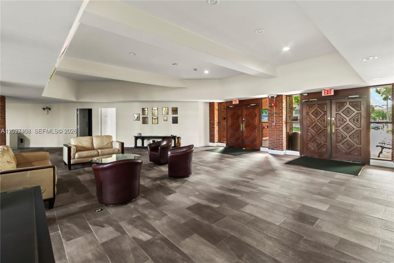 2901 NW 46th Ave , Unit 307, Lauderdale Lakes, FL 33313 Photo