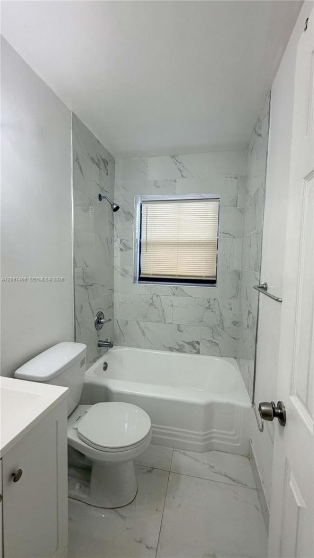 1009 NE 2nd St , Hallandale Beach, FL 33009 Photo