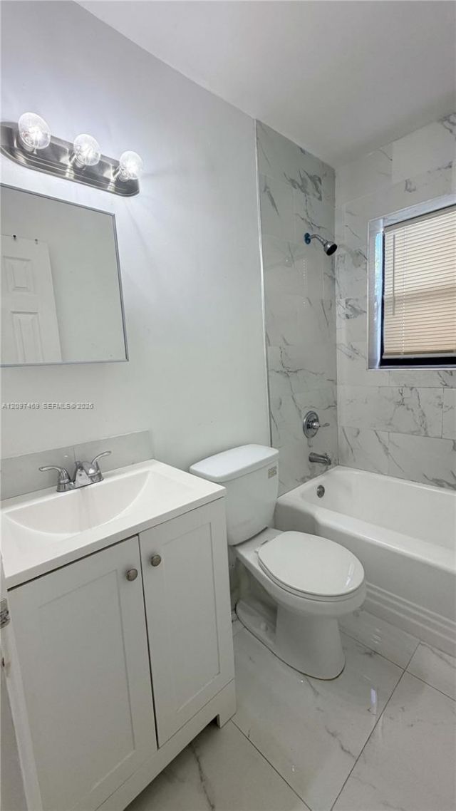 1009 NE 2nd St , Hallandale Beach, FL 33009 Photo