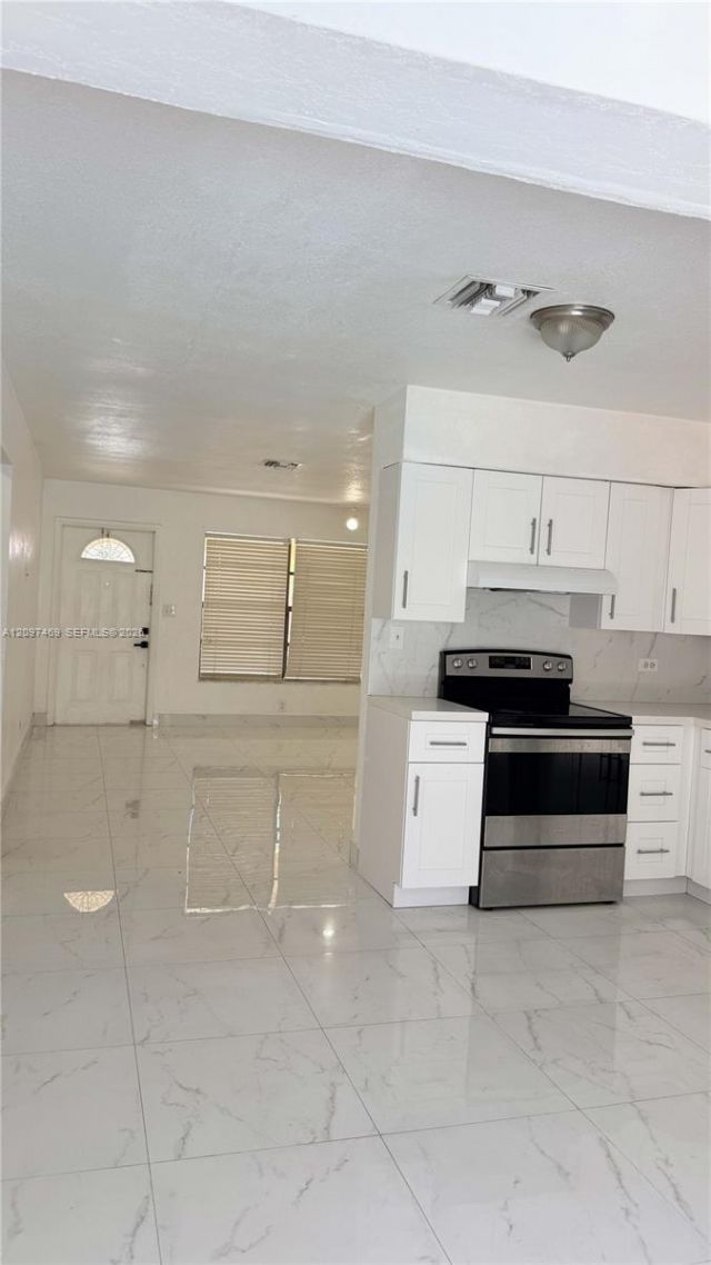 1009 NE 2nd St , Hallandale Beach, FL 33009 Photo