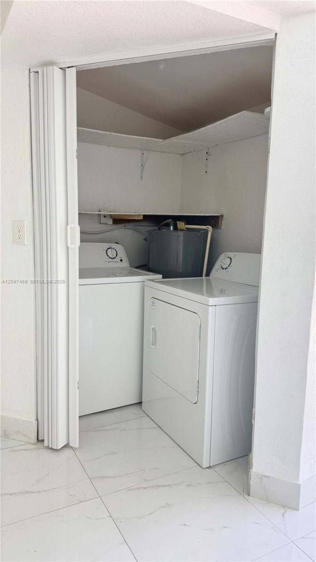 1009 NE 2nd St , Hallandale Beach, FL 33009 Photo
