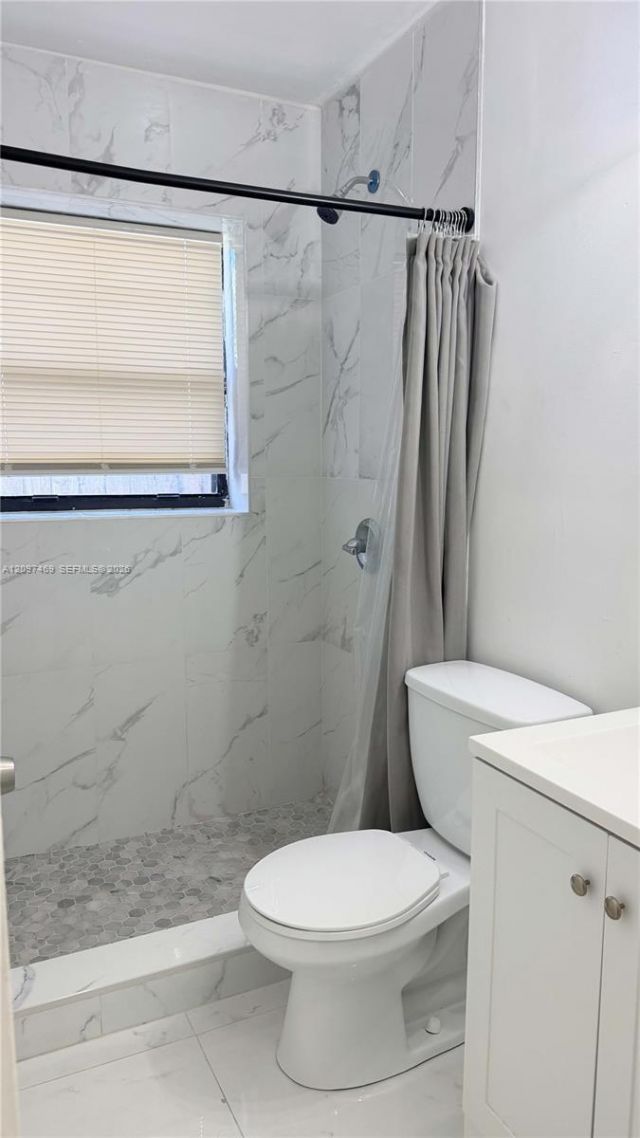 1009 NE 2nd St , Hallandale Beach, FL 33009 Photo