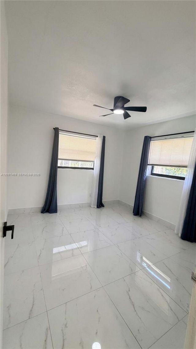 1009 NE 2nd St , Hallandale Beach, FL 33009 Photo