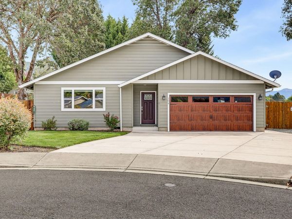104 Vista Circle, Rogue River, OR 97537