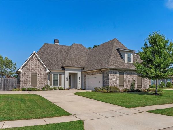 249 Peregrine Way , Bossier City, LA 71112
