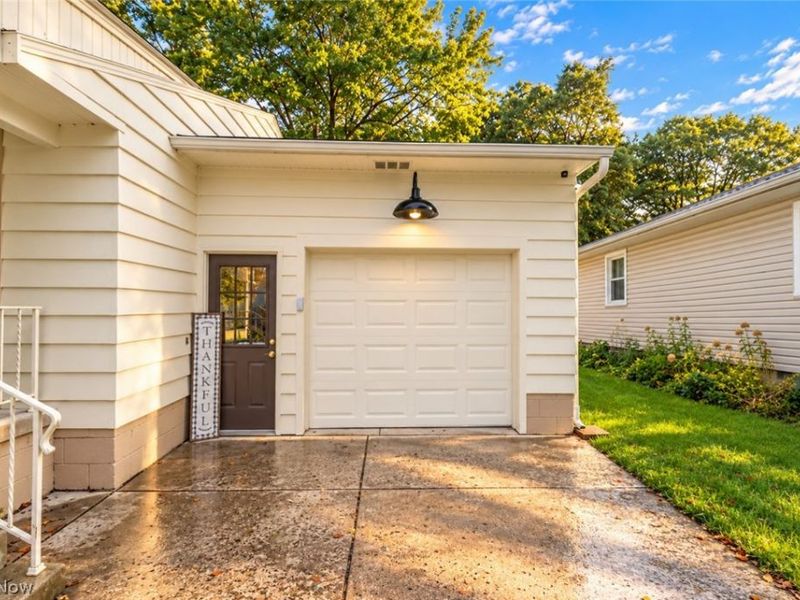 1966 Cranbrook Drive, Youngstown, OH 44511 Photo 4