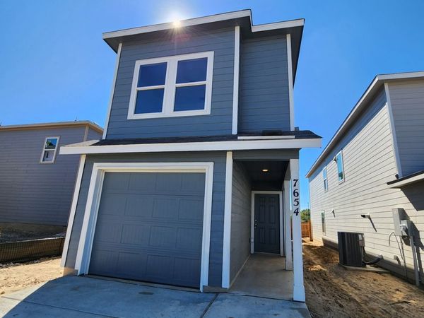 7654 Barcelo, San Antonio, TX 78263