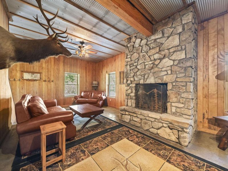 15909 Middlefork Road, Laurelville, OH 43135 Photo 8