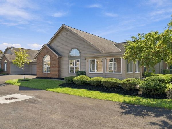 455 Cantering Place W, Unit 13, Columbus, OH 43230