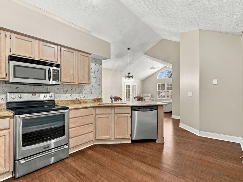 455 Cantering Place W, Unit 13, Columbus, OH 43230 Photo 14