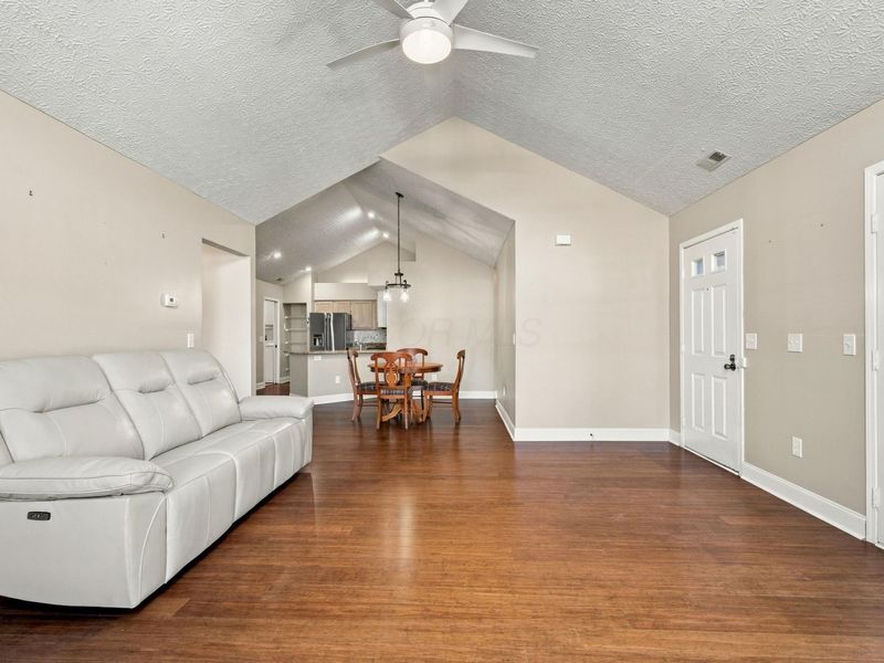 455 Cantering Place W, Unit 13, Columbus, OH 43230 Photo 9