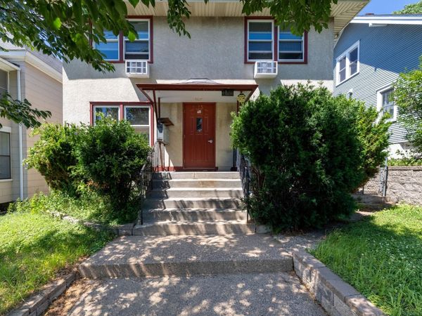 1875 Minnehaha Avenue W, Saint Paul, MN 55104