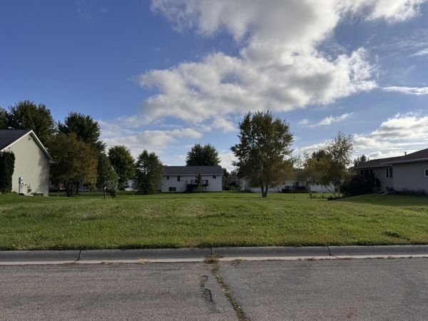 2465 Fox Hollow Lane , Owatonna, MN 55060