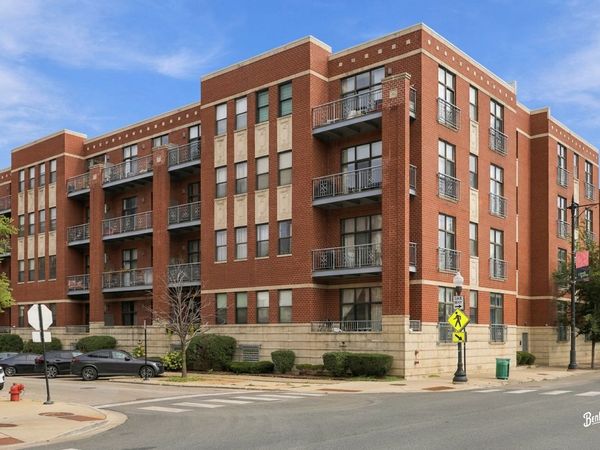 4011 N Francisco Avenue , Unit 111, Chicago, IL 60618
