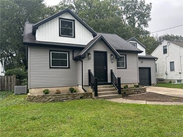 245 N Ellicott Street , Amherst, NY 14221