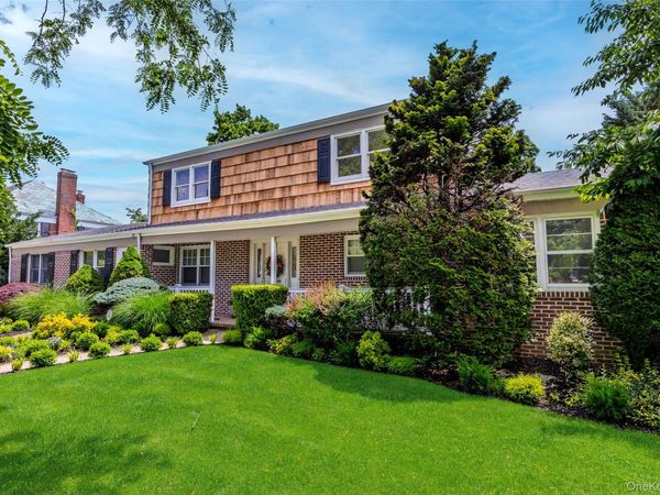 467 Hempstead , Rockville Centre, NY 11570