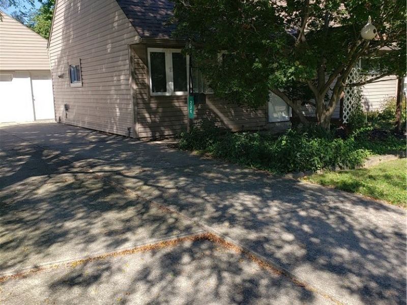 234 Wallace Drive, Berea, OH 44017 Photo 2