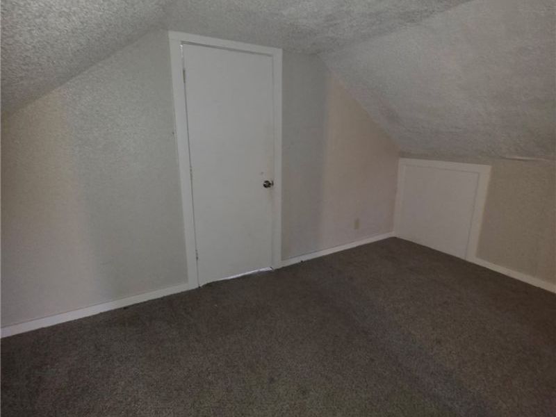 16906 Palda Drive, Cleveland, OH 44128 Photo 11